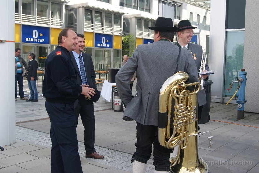 2011_04_28 Maibaumaufstellen in St. Poelten (3)